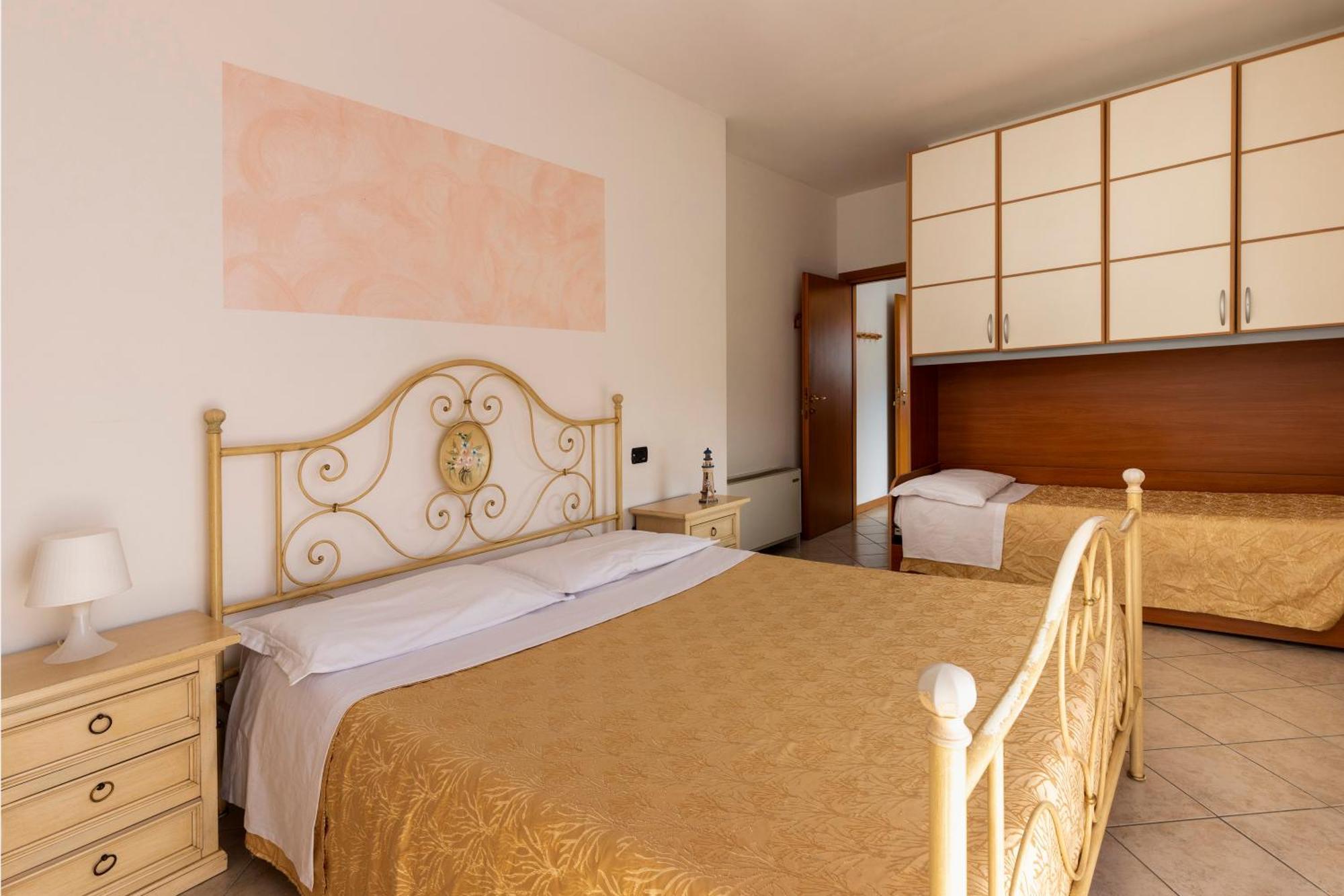 Residence Tre Trilo&Suites Rimini Exteriör bild