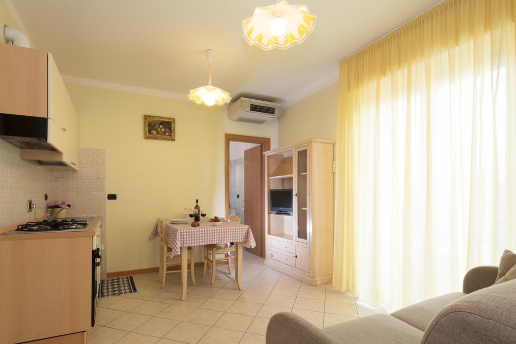 Residence Tre Trilo&Suites Rimini Exteriör bild