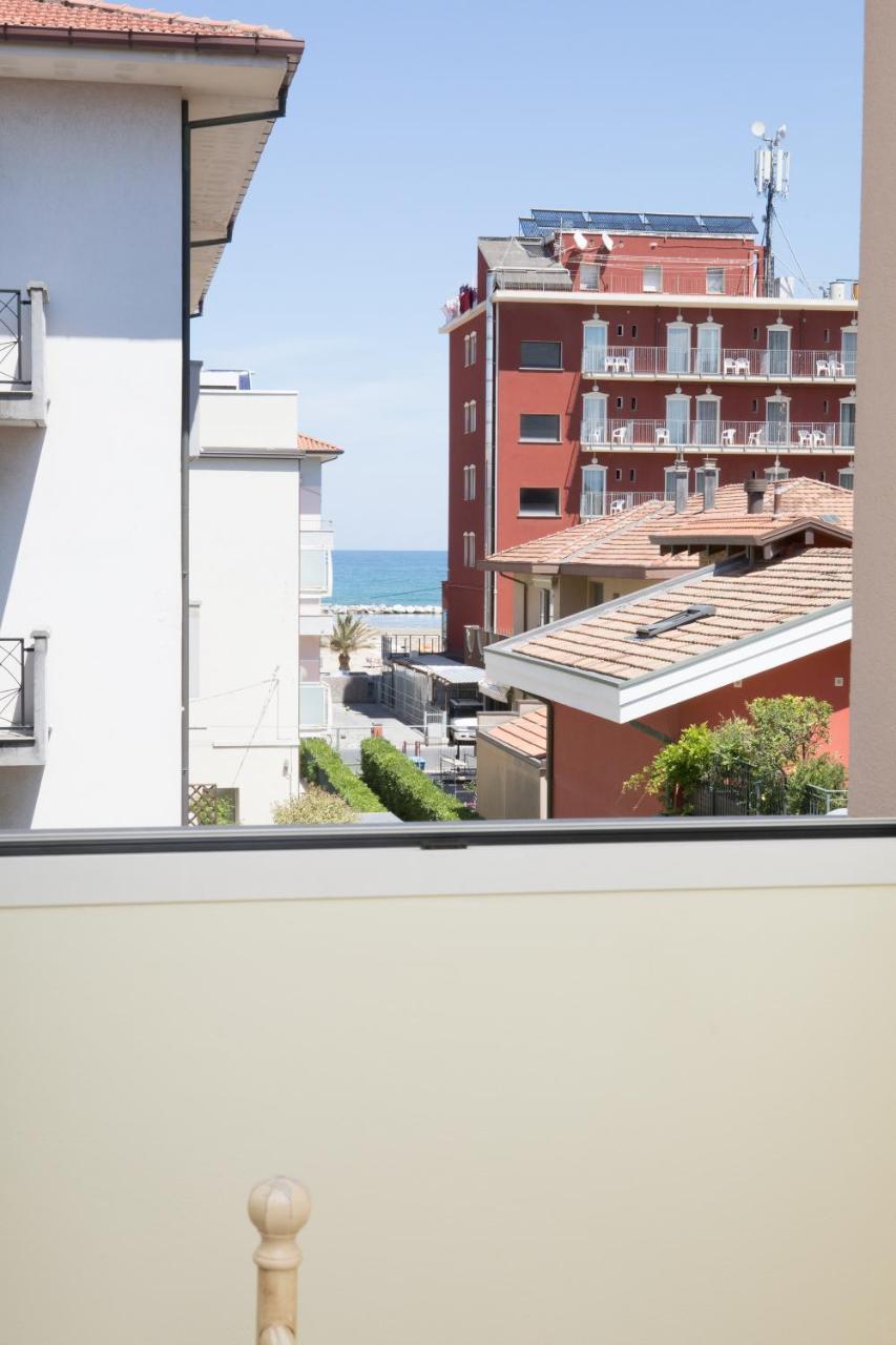 Residence Tre Trilo&Suites Rimini Exteriör bild